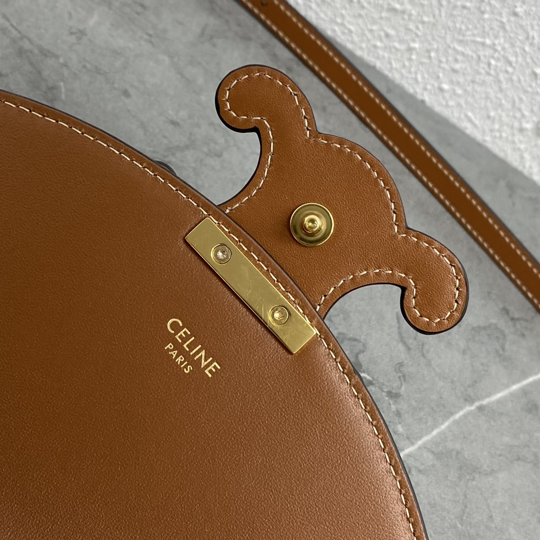 Celine Besace Cuir Triomphe Shoulder Bag In Triomphe Canvas And Calfskin Brown 111232